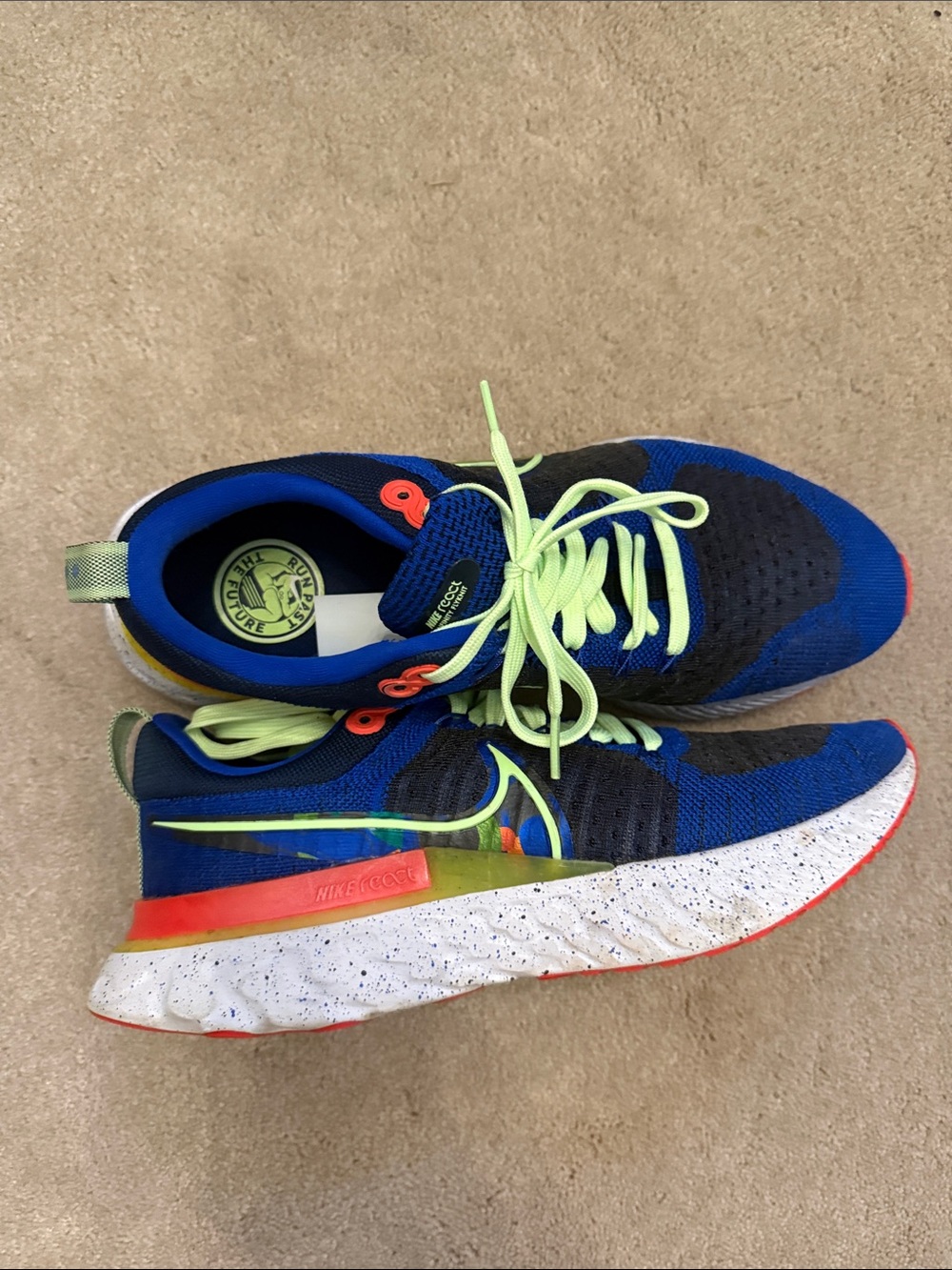 Nike Infinity React Flyknit size 9